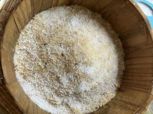 上に塩を振る