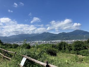 秦野市は丹沢山地の麓