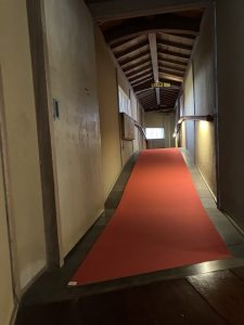 邸内に太鼓廊下