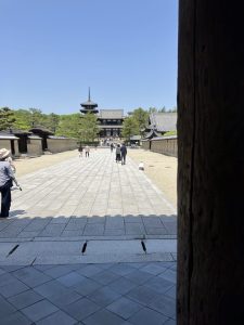 南大門からの西院伽藍