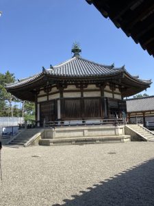 八角円堂の夢殿