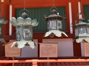 将軍からの灯籠も