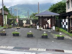 休憩場所や花壇にも