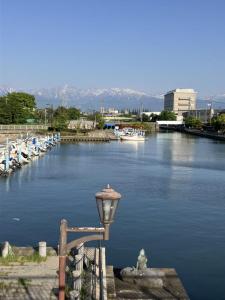 岩瀬運河からの立山連峰