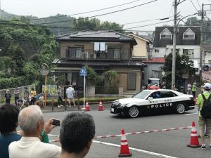 たくさんの先導パトカー